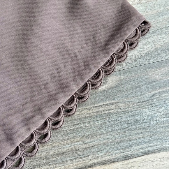 Banana Republic Taupe Side Tie-Waist Pleated Lace-Trim Tailored Shorts – Size 6 - Picture 11 of 15